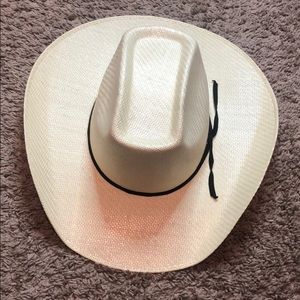 Twister straw hat